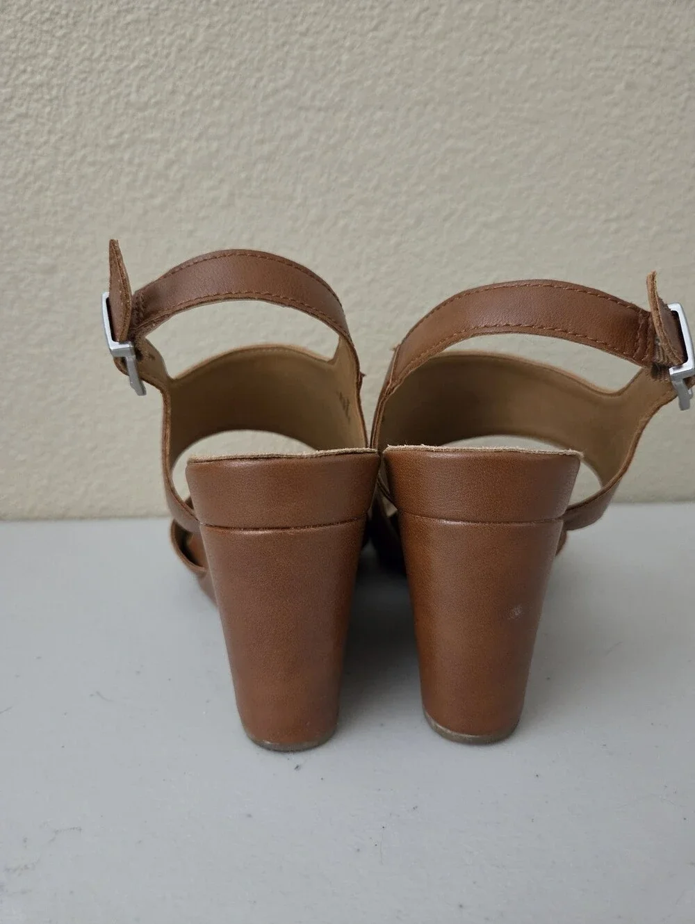boc born concept womens cognac brown faux leather wedge comfort sandals size 7